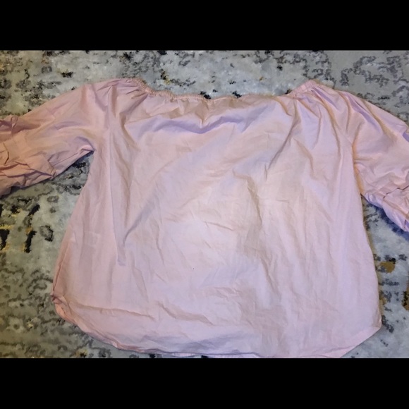 Light pink slightly off the shoulder top - Picture 2 of 3
